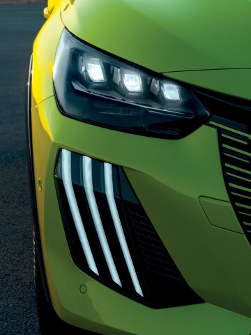 PEUGEOT 208 Hybrid full LED Headlamps