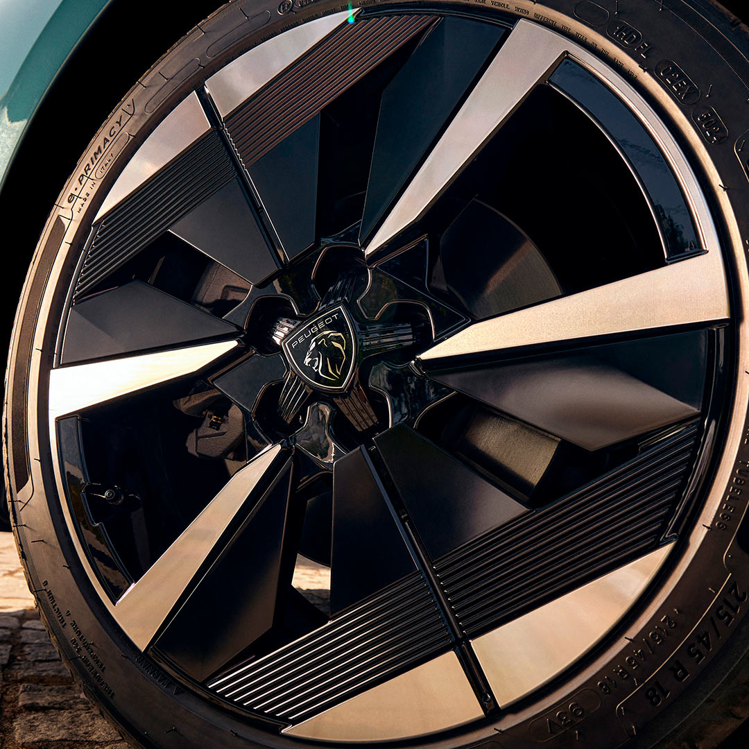 New PEUGEOT E-308 SW 18" diamond cut alloy wheels
