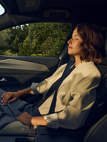 New PEUGEOT E-308 SW massaging seat