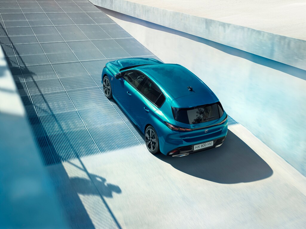 PEUGEOT 308 Plug-in Hybrid side view