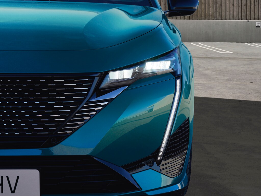 PEUGEOT 308 Plug-in Hybrid front lights
