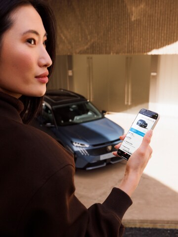 PEUGEOT 5008 Plug-in Hybrid charging solutions via the PEUGEOT App