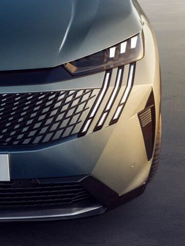 PEUGEOT E-5008 headlamps PEUGEOT PIXEL LED