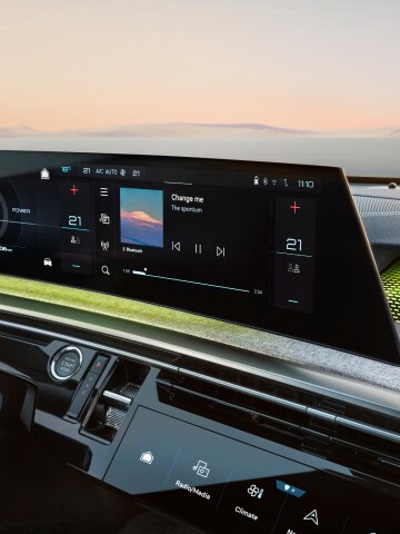 PEUGEOT i-Connect® Advanced panoramic touch screen