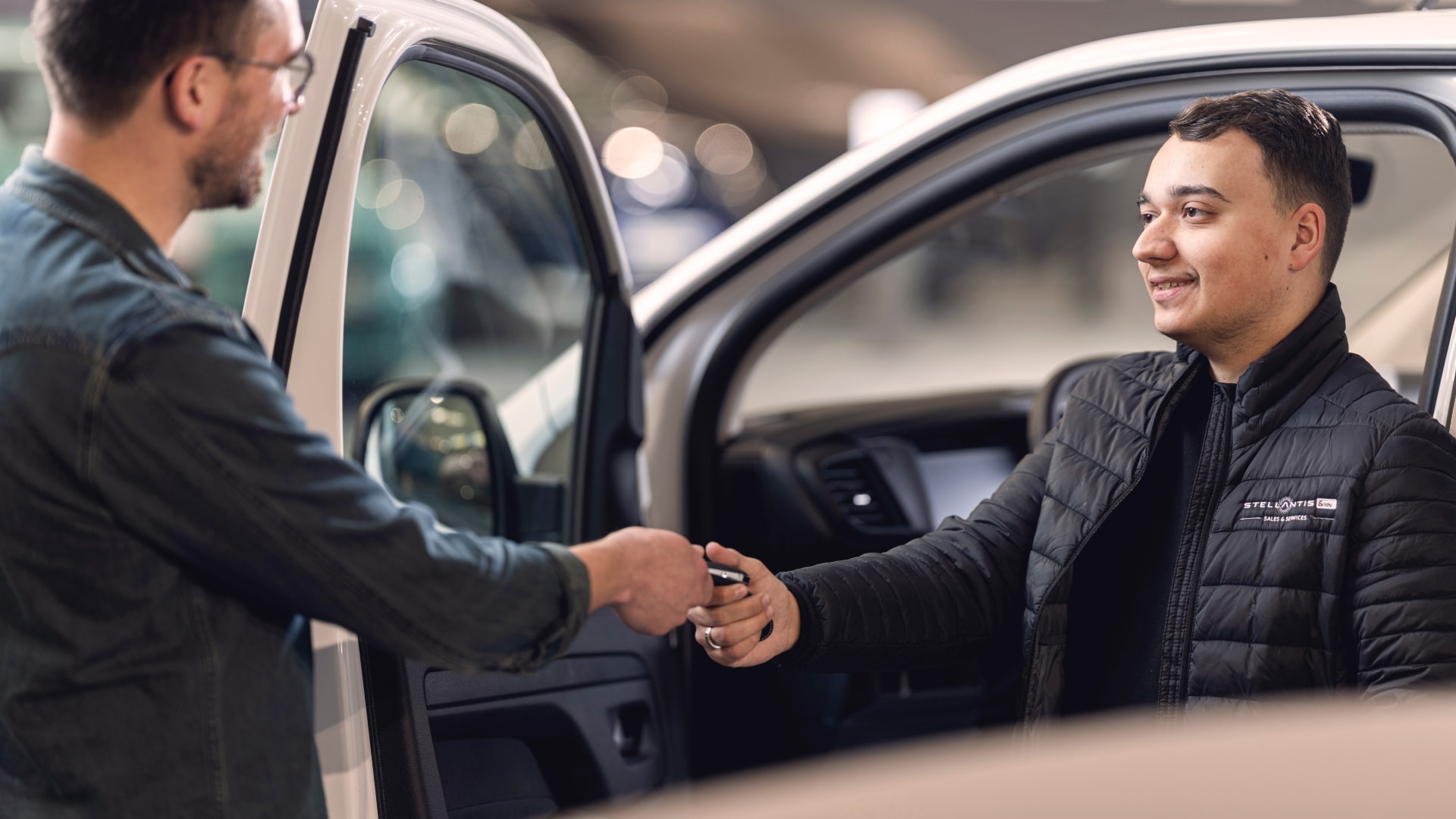 PEUGEOT CustomFit Key handover